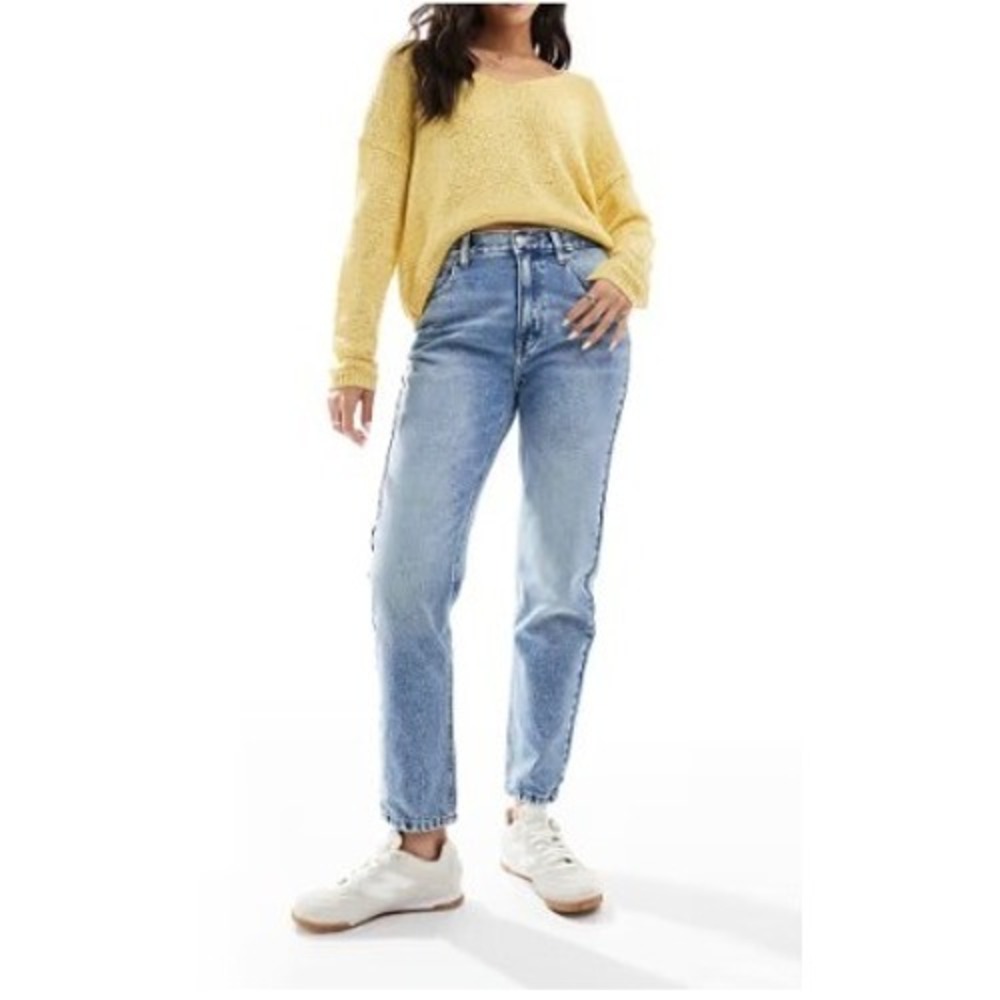 Pull&Bear High Waisted Mom Jeans Medium Wash Denim Blue Size 14